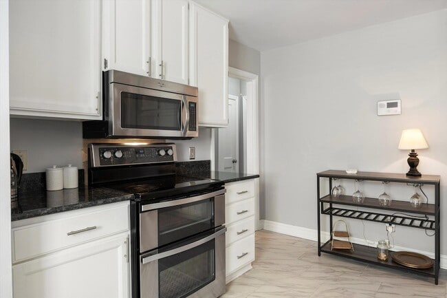 Building Photo - 108 S St Marks Ave