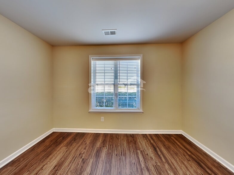 Building Photo - 416 Joneshaven Dr