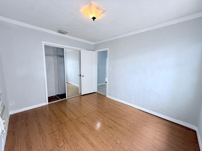 Building Photo - 447 Conniston Rd