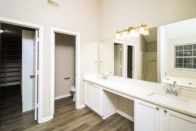 Building Photo - 852 Cascade Crossing