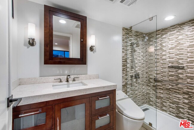Building Photo - 7940 Vulcan Dr
