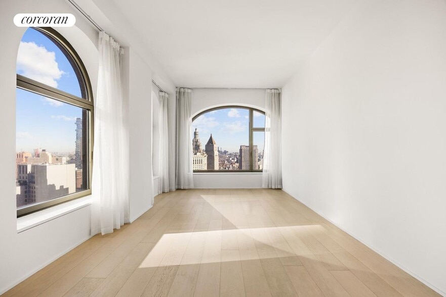 Building Photo - 130 William St