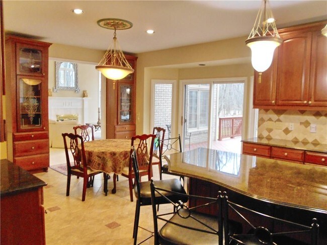 Building Photo - 1530 Scenic Hollow Dr