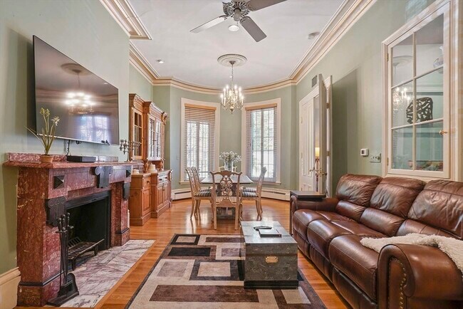 Building Photo - 319 Marlborough St