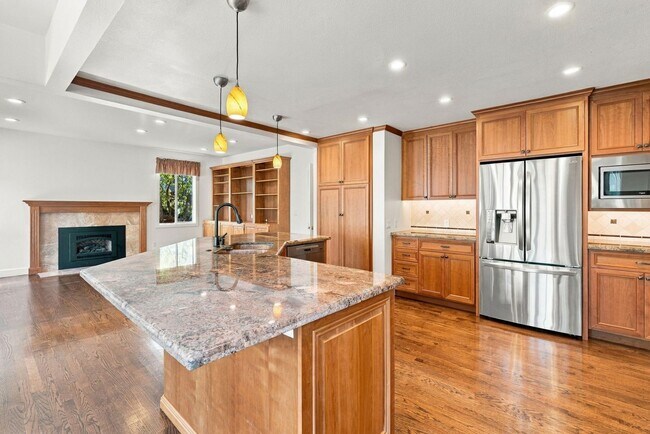 Building Photo - 25 Biscayne Ct