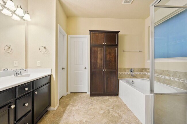 Building Photo - 115 Meadow Valley Dr