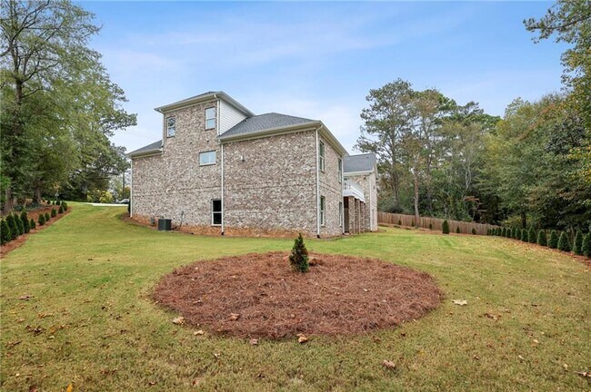 Building Photo - 3750 Robinson Rd NE