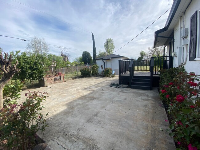 Building Photo - 5802 Arboga Rd