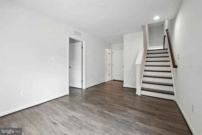 Building Photo - 8162 Agnes Ln