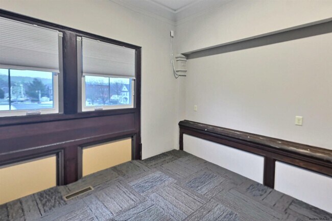 Building Photo - 34 William St