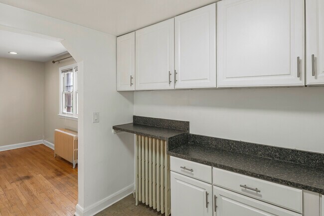 Building Photo - 1332 Dellwood Ave