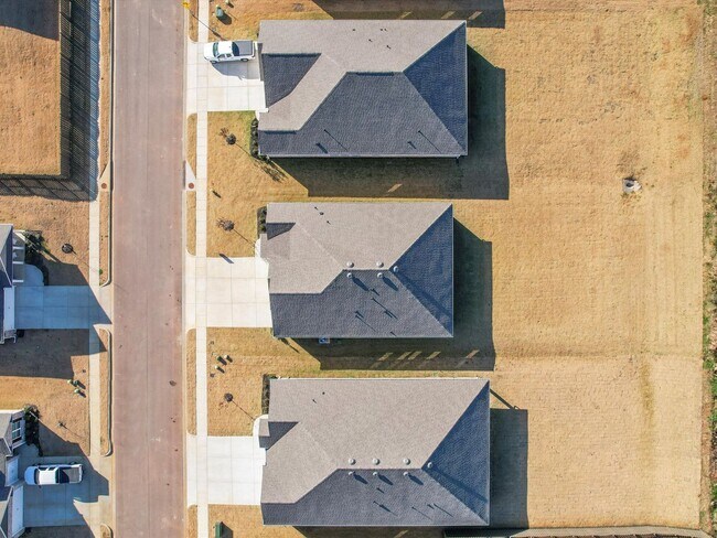 Building Photo - Spacious 4-Bed, 3-Bath New Home with 3-Car Garage and Private Owner’s Suite!