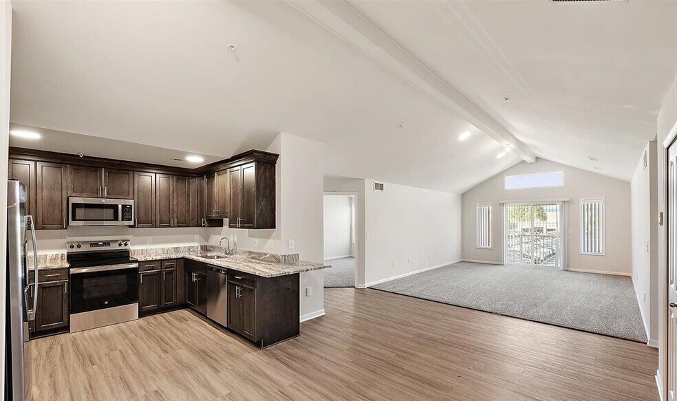 Building Photo - 8292 Heywood Cir