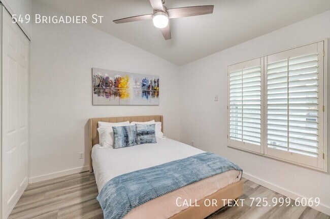 Building Photo - 549 Brigadier St
