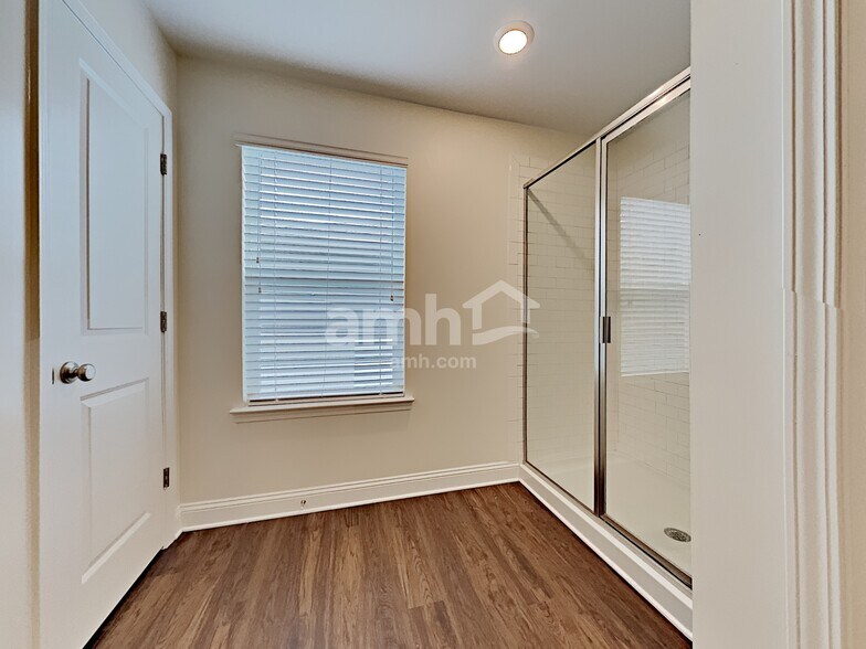 Building Photo - 117 Cobblestone Dr