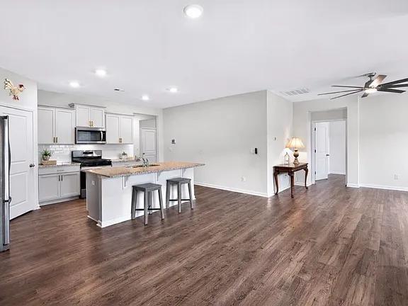 Building Photo - 462 Fenwick Dr