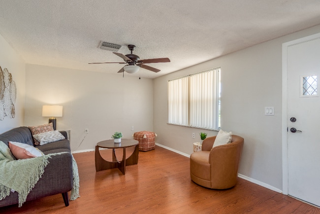 Building Photo - 1748 Colmar Dr