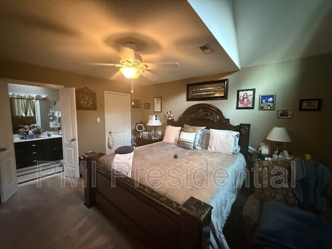 Building Photo - 14300 Cove Ridge Pl