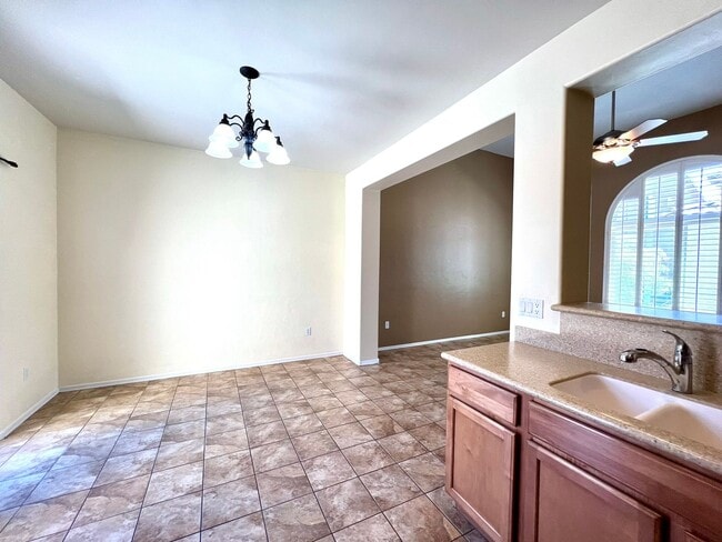Building Photo - Nice 3 Bedroom Home in Sierra Morado