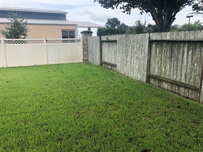 Building Photo - 210 Briar Trace Ln