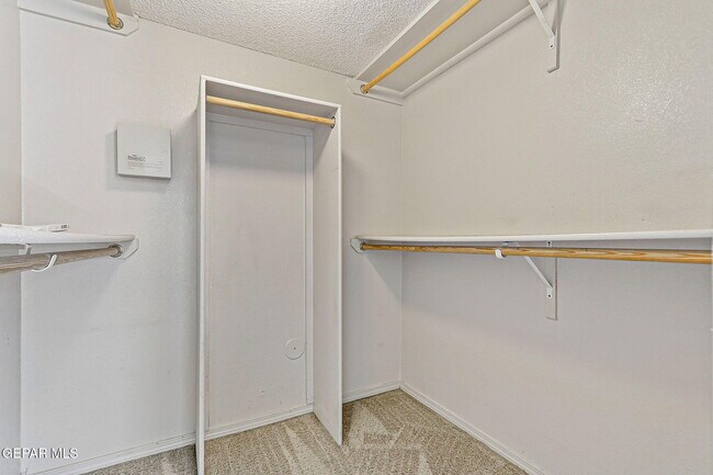 Building Photo - 409 Desert Chicory St