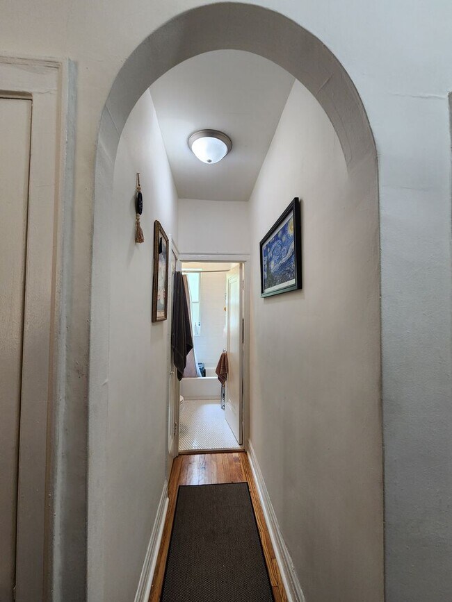 Building Photo - Spacious and Bright 1 Bedroom in Northpark