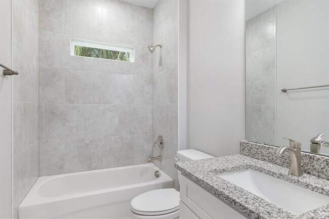 Building Photo - 573 Joy Haven Dr