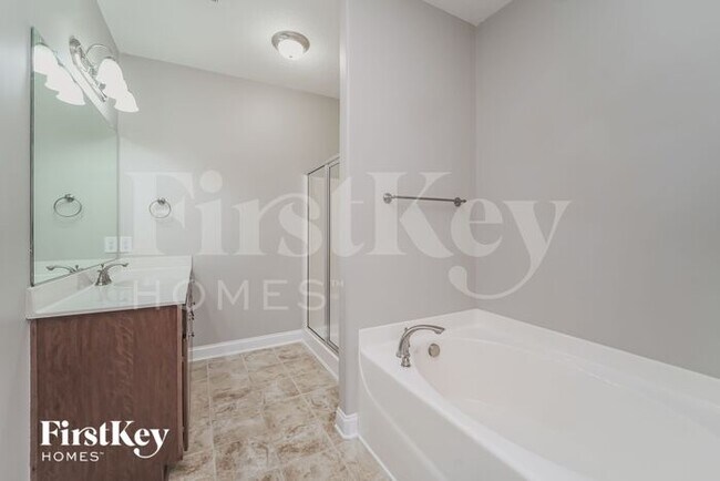 Building Photo - 2408 Kinmere Dr