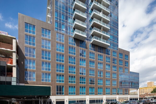 Building Photo - The Farrington