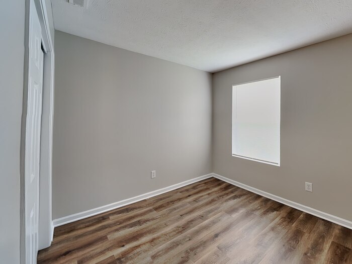 Building Photo - 1216 N Aberdeen Dr