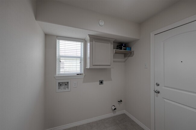 Building Photo - 14605 Ophiuchus Ct