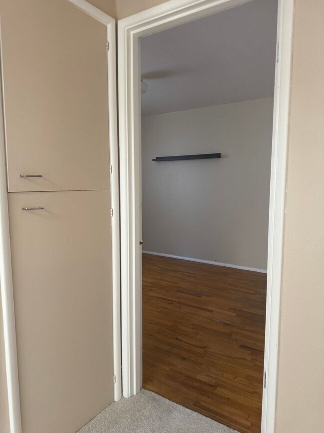 Building Photo - Beautiful 2 bedroom 1 bath Cozy Home for Rent- Minutes from Steilacoom Lake!