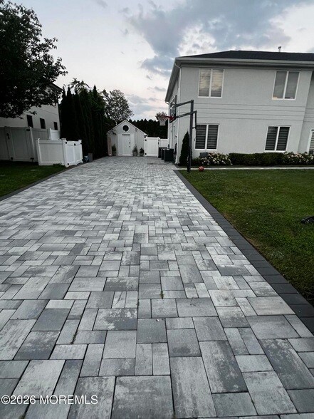 Building Photo - 799 Bowyer Ave