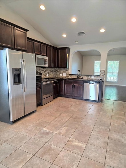 Building Photo - 517 Heritage Springs Trail