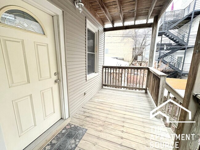 Building Photo - 1512 W Erie St