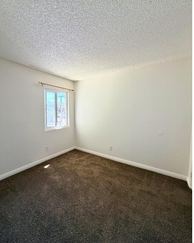 Building Photo - 8026 Juniper Ave