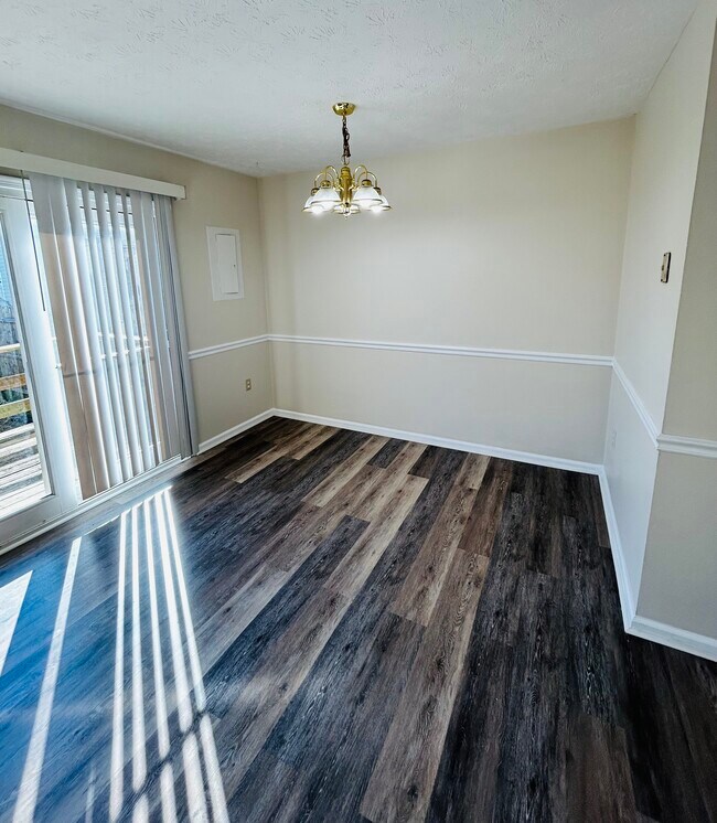 Dining Room - 508 Yorktowne Pl