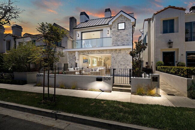 Primary Photo - 509 Carnation Ave