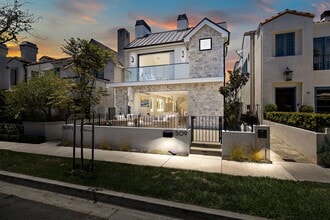 Building Photo - 509 Carnation Ave