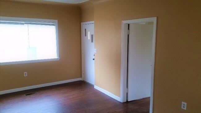 Building Photo - 1101 3rd St NW