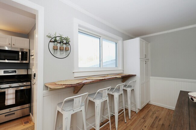 Building Photo - 6 Indian Ave