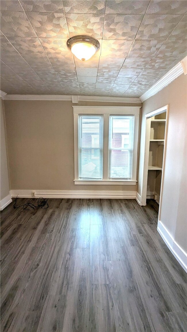 Building Photo - 502 Main St