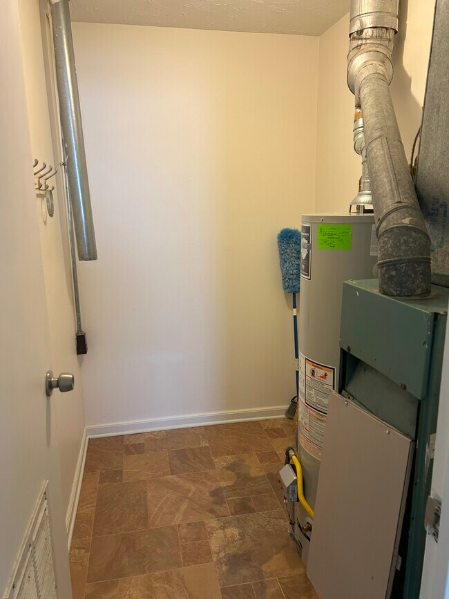 Building Photo - 2503 Hermitage Way