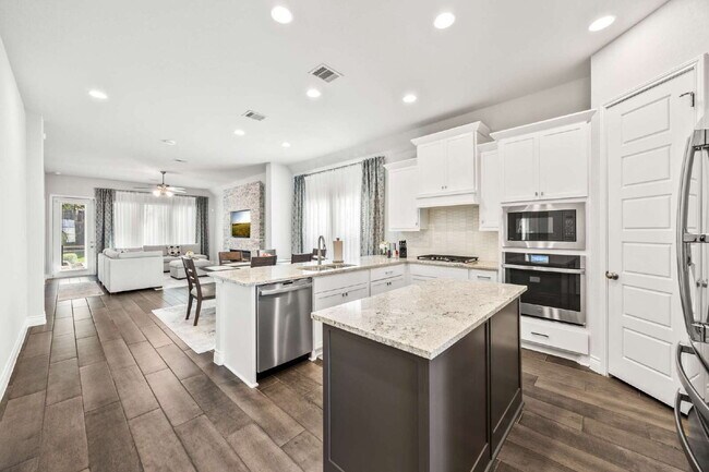 Building Photo - Comfort Living-Furnished-Corporate House