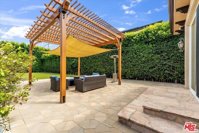 Building Photo - 5310 Leghorn Ave