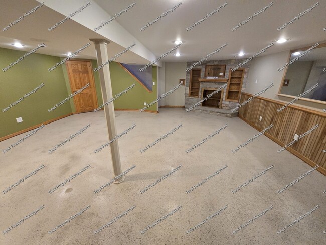 Building Photo - Three Bedroom Ranch w/ Finished Basement