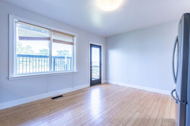 Building Photo - Available NOW  - Updated South Side Slopes Gem | Private Decks + Off-Street Parking