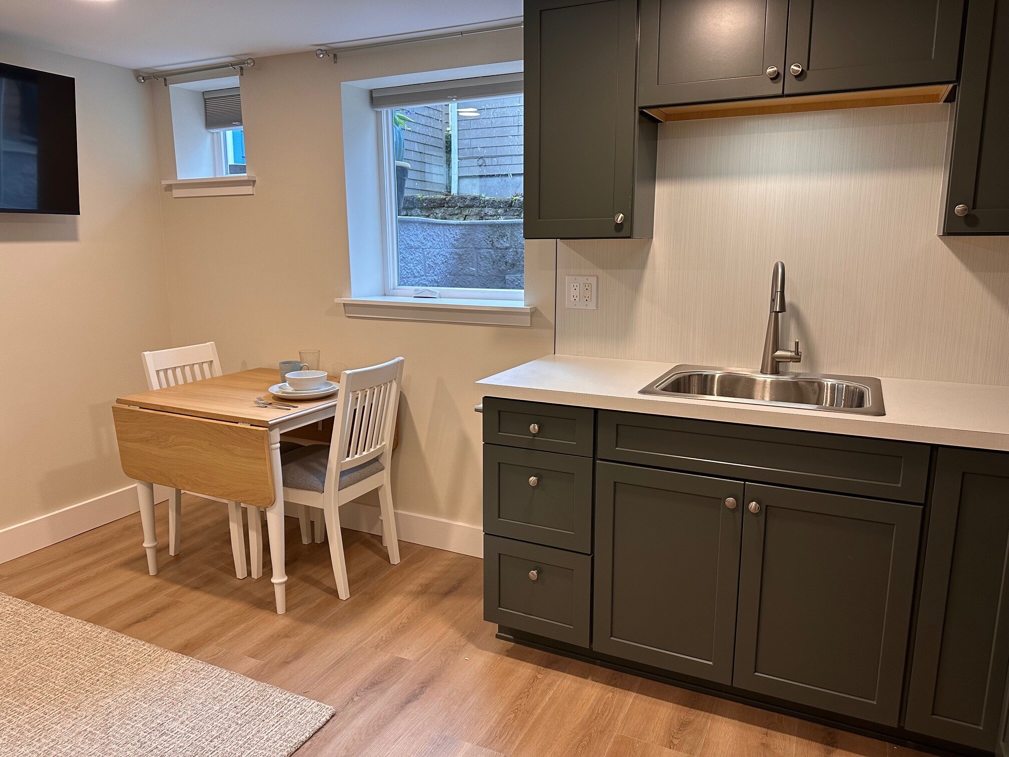 Building Photo - 2412 Columbia St SW