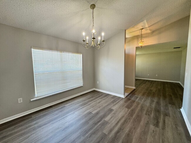Building Photo - Split Floor plan 3/2 in Poinciana