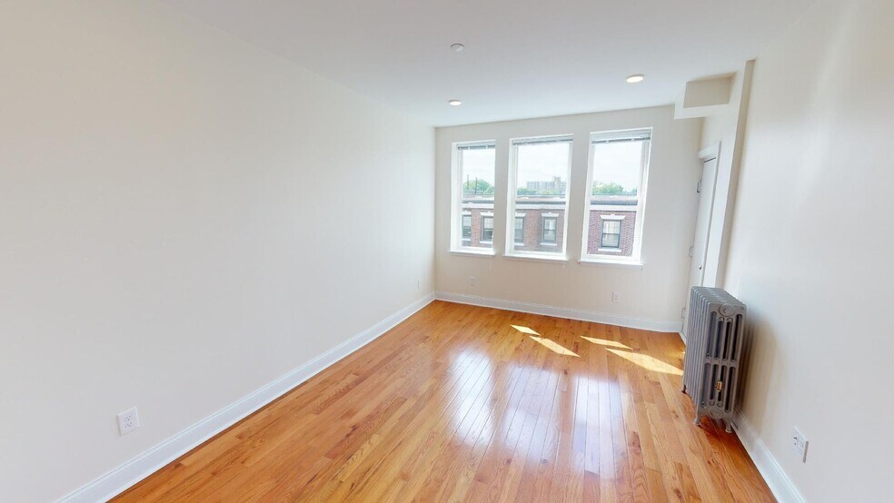 Building Photo - 117 Sutherland Rd